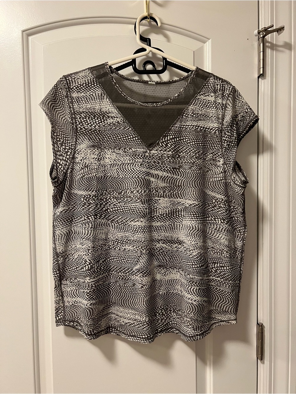 lululemon athletica Brown & White V‑Neck Mesh Inset Tee